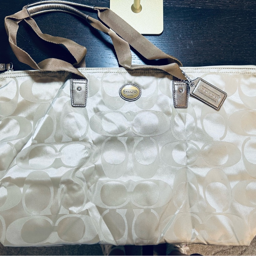 🌟Coach Signature Packable Travel Tote Bag!🌟 - Picture 3 of 8